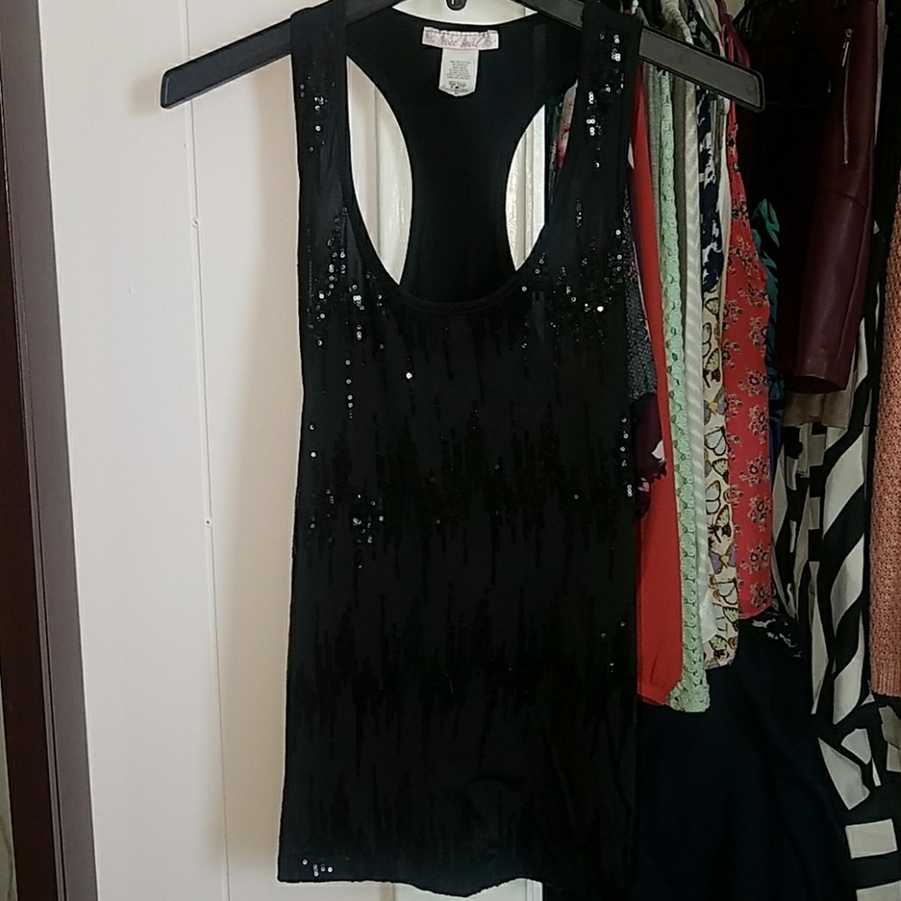 Sequin tank